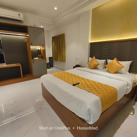 Hotel La Premier Hyderabad Exterior photo
