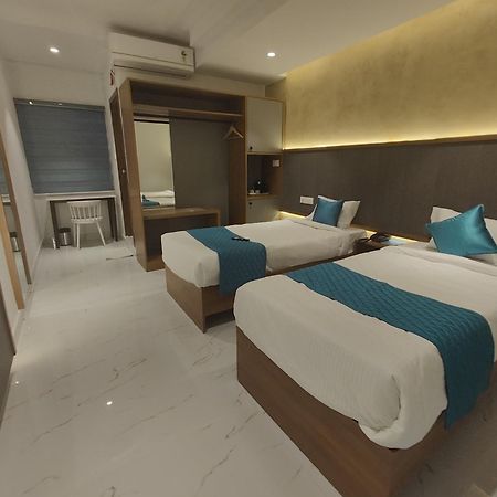 Hotel La Premier Hyderabad Exterior photo
