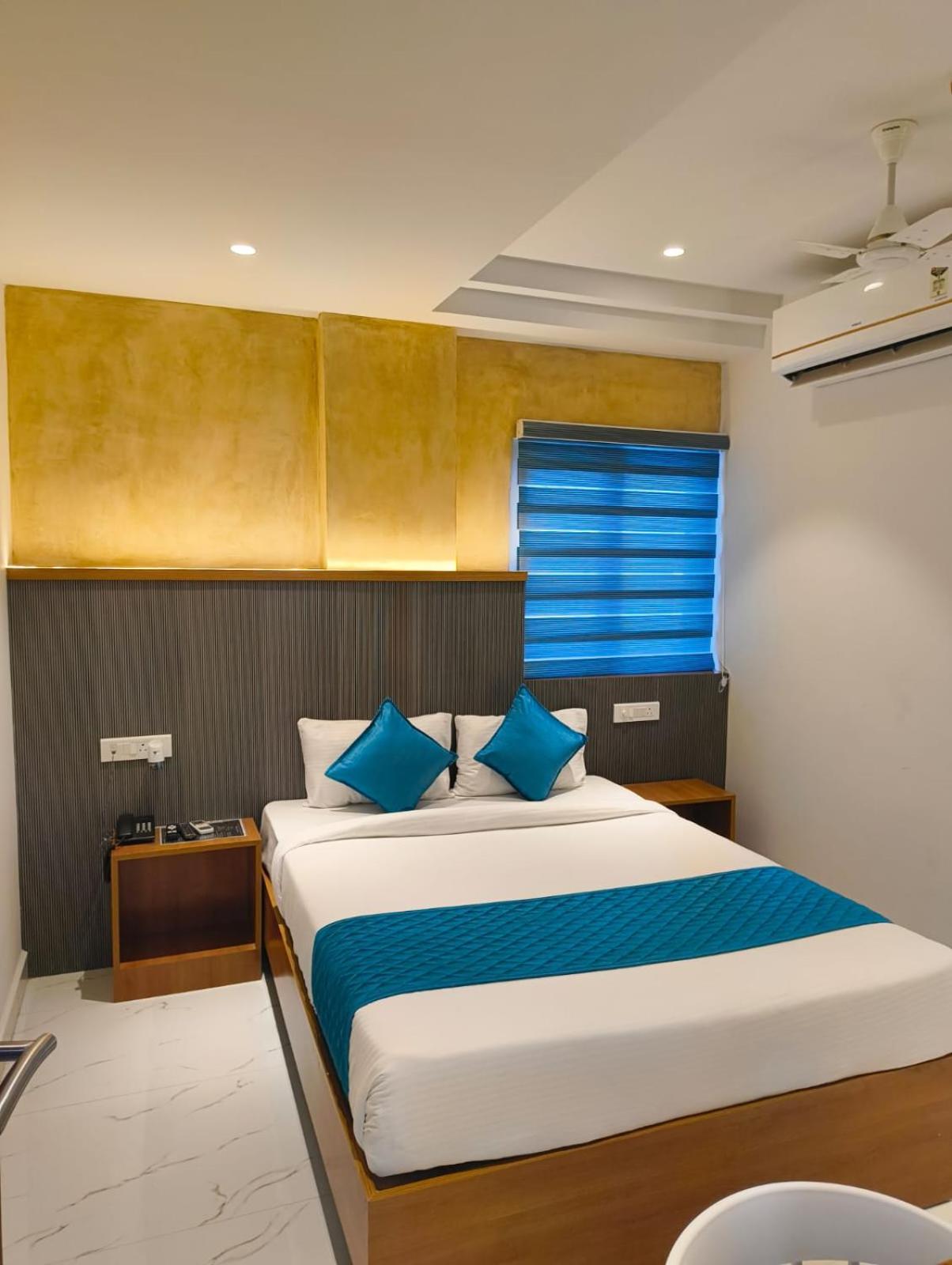 Hotel La Premier Hyderabad Exterior photo