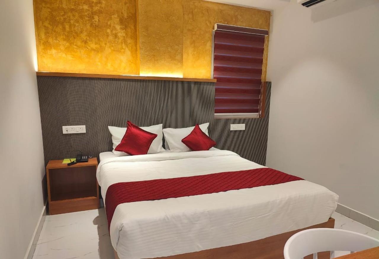 Hotel La Premier Hyderabad Exterior photo