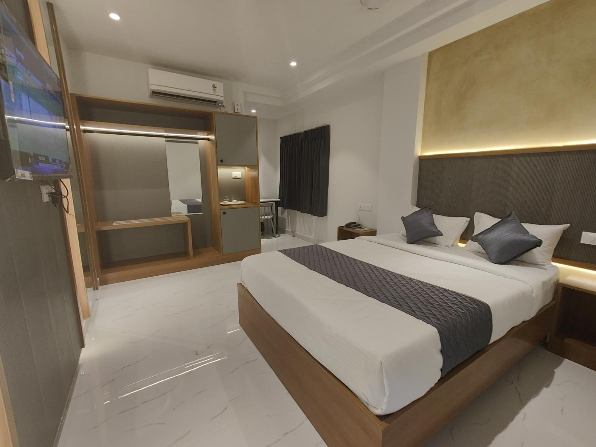 Hotel La Premier Hyderabad Exterior photo